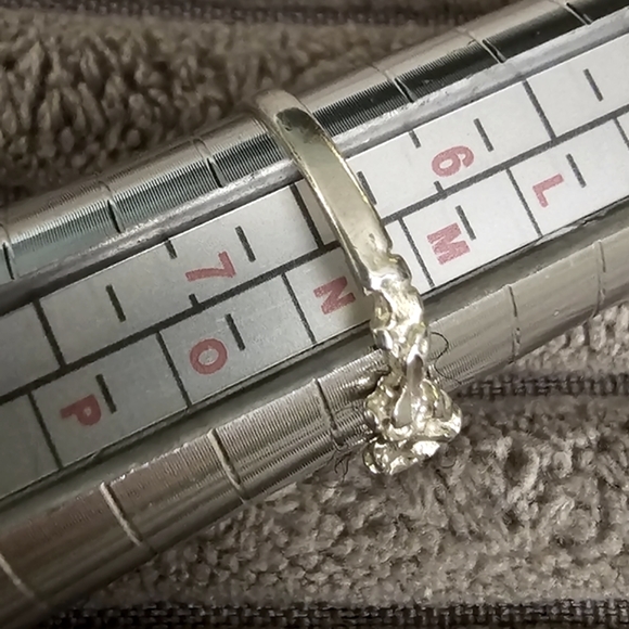 Delicate Silver Ring - Picture 5 of 7